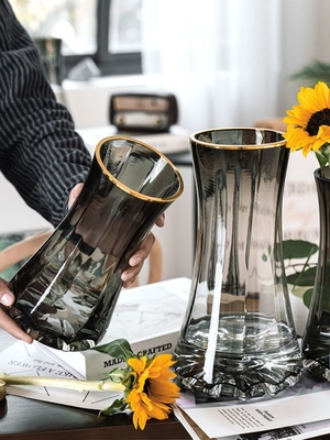 New Fashioned Luxury engraved handcrafted gift black glass vase