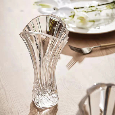 Custom Design Twist Shape Fashion Engraved Exquisite Glass Vase with Pattern Decorative
